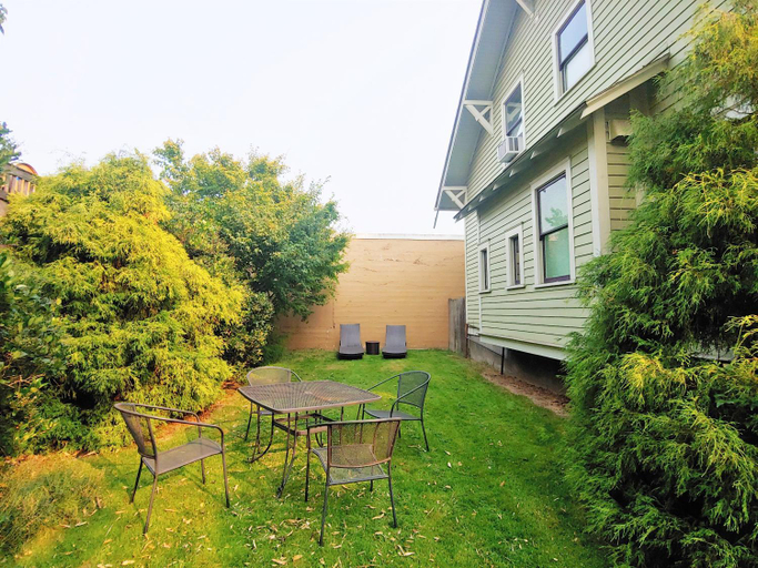 Exterior & Views 1, Bluebird Guesthouse, Multnomah