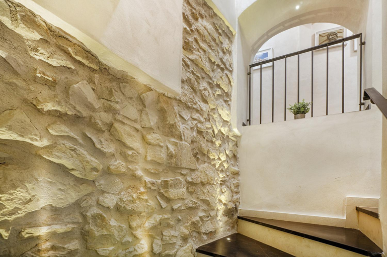 Others 5, Via Barocca, Ragusa