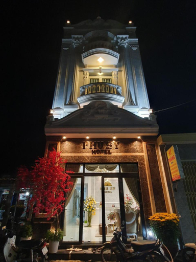 Exterior & Views