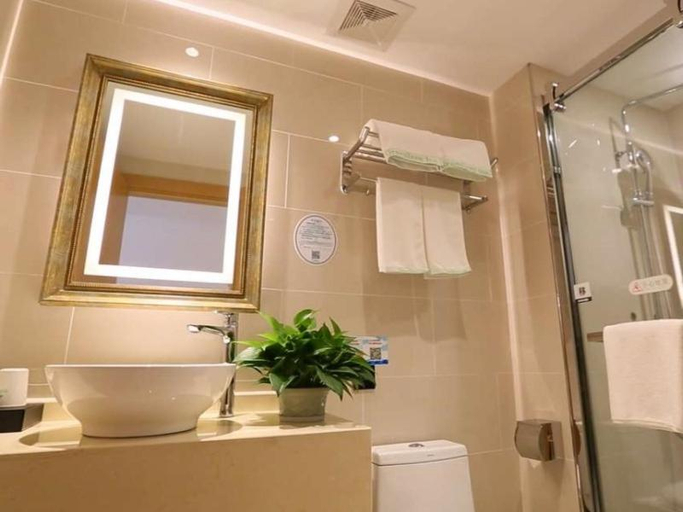 Bathroom 3, GreenTree Inn Taixing Xuanbao Town Zhongyang Road, Taizhou
