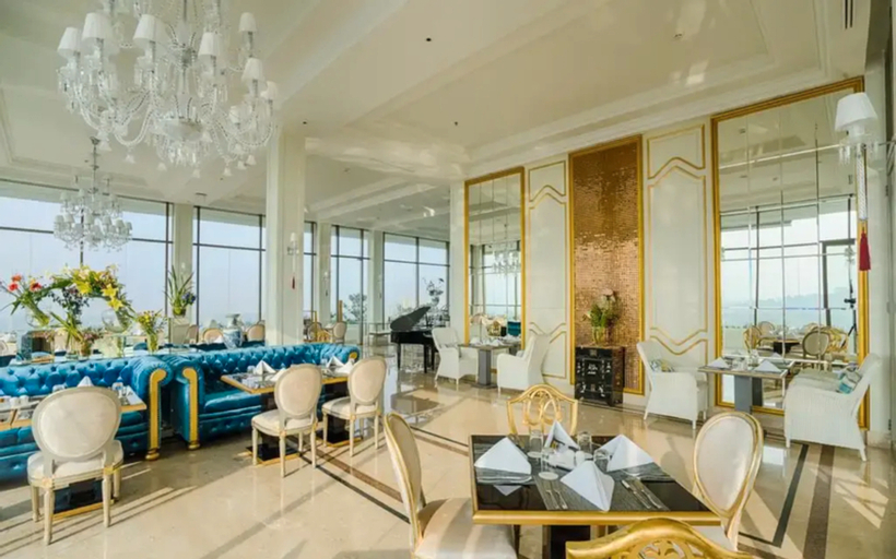 Food & Drinks, Luxurious Studio at Art Deco Apartment By Travelio, Bandung