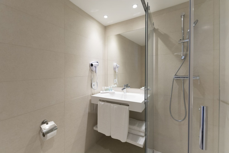 Bathroom 4, Hotel HSM Linda Playa, Baleares