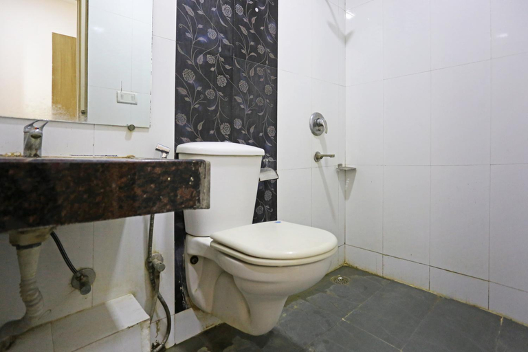 Bathroom 3, HOTEL STERLING IN INN, Delhi