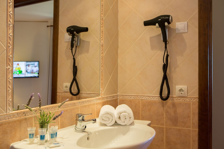 Bathroom 3, SANTUARI DE CURA, Baleares