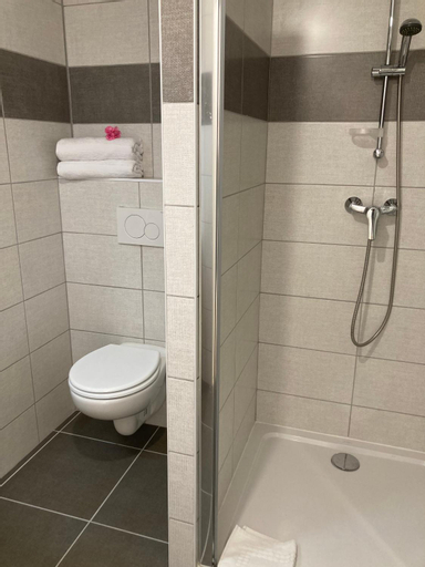 Bathroom 4