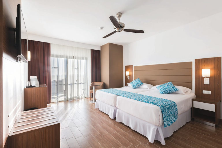 Bedroom 2, Hotel RIU Bravo, Baleares