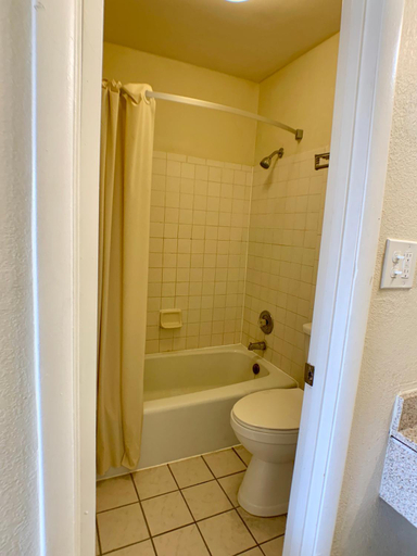 Bathroom 4, La Vista Inn, Pasco