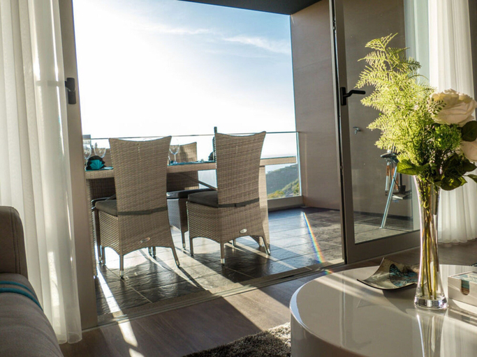 Others 5, Madeira Mar "seaside", Funchal