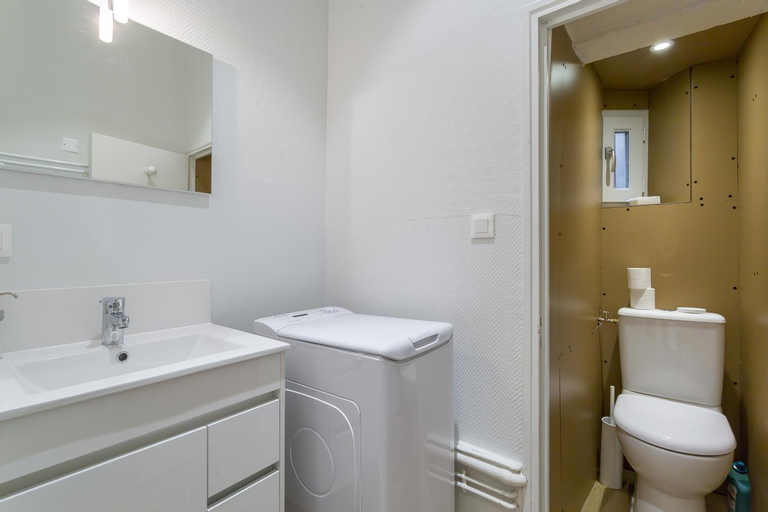 Bedroom 1, Jusqua 6 personnes au coeur du Vieux Lyon, Rhône