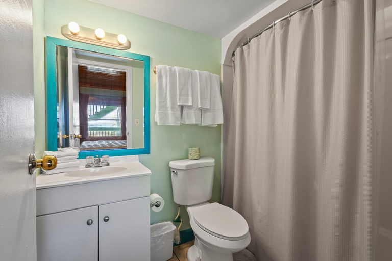 Bathroom 3, Oceanfront Inn, Saint Lucie