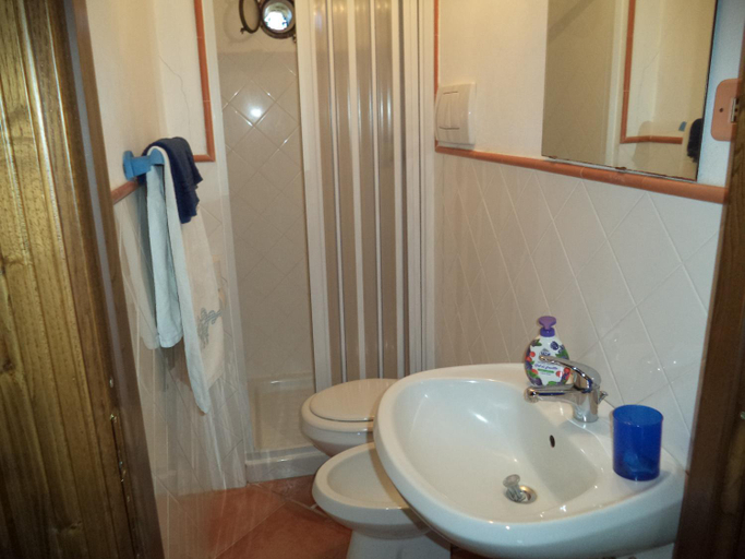 Bathroom 3, Villa Aunti, Grosseto