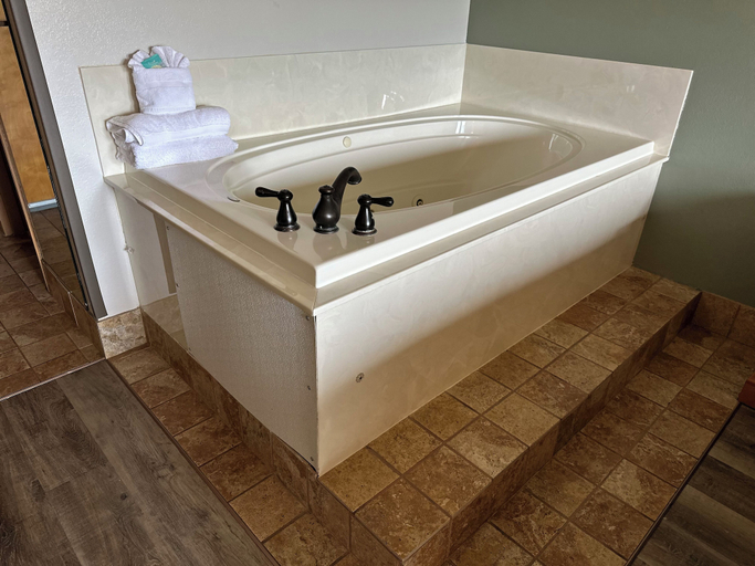 Bathroom, Grand Smokies Resort Lodge, Sevier