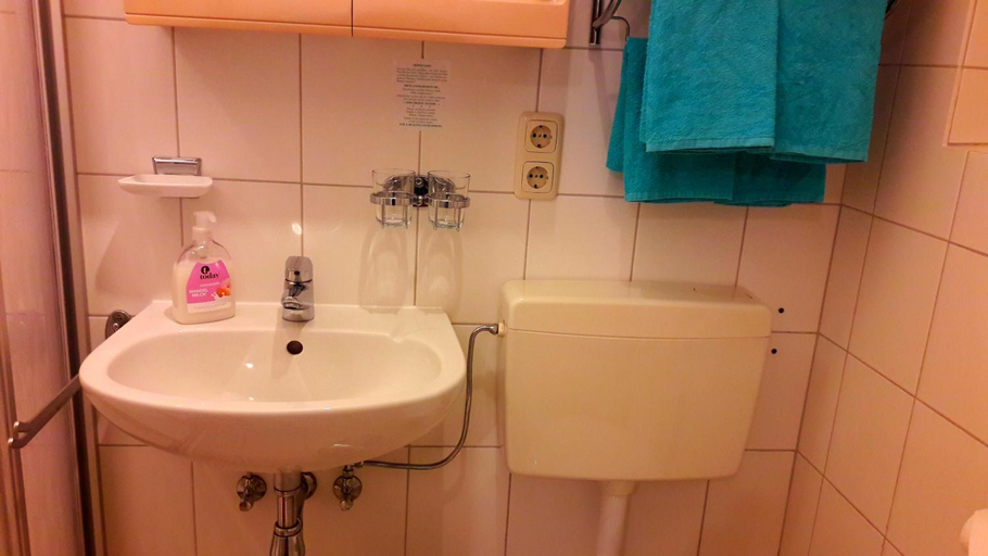 Bathroom 5, Hotel garni Am Hochwald, Goslar