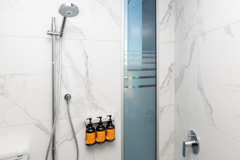 Bathroom 22