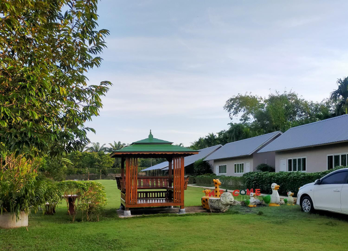 Exterior view 2, Davy's Cottage Phuket, Phuket Island