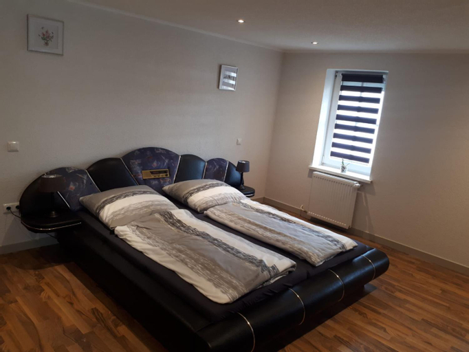 Bedroom 2, Ferienwohnung Zweibrucken, Zweibrücken