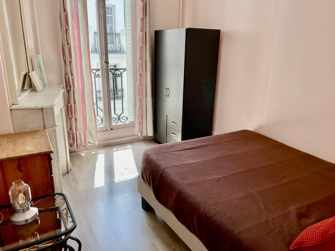 Bedroom 3, Haussmann Opera Penthouse130M2 Exclusive full 4floors Stone Balcony (4 bedrooms), Paris