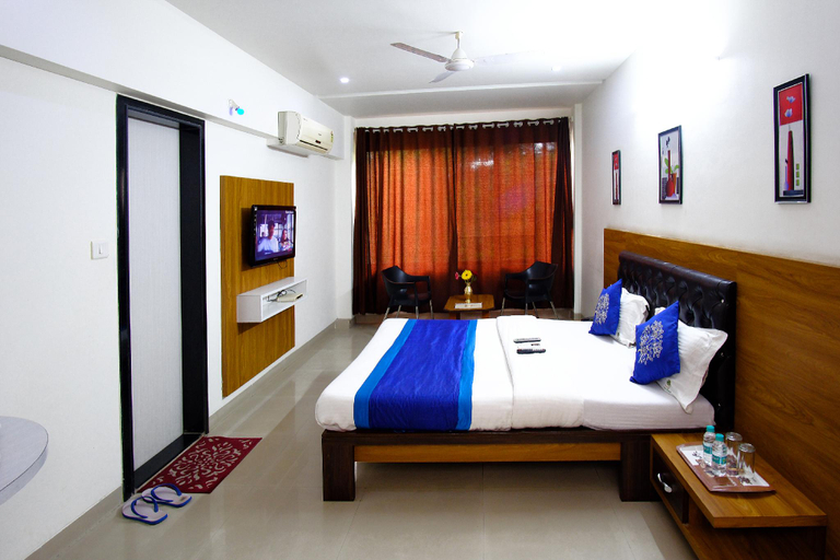 Bedroom 2, Hotel Theem Plaaza, Nashik