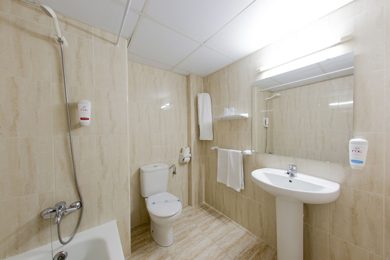 Bathroom 5, Alua Linda Mallorca, Baleares