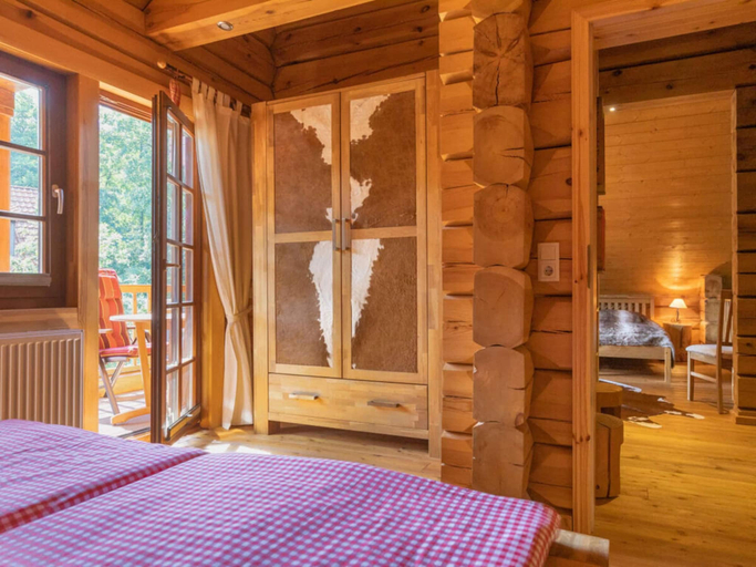 Room 4, To Salamander No. 15a, Harz