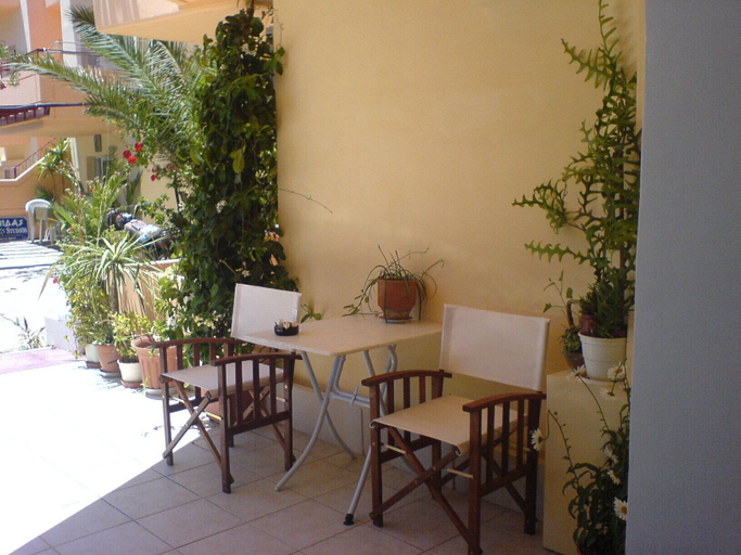 Others 5, Leonidas Rooms, Crete