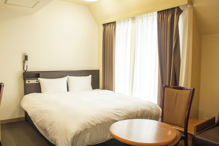 Bedroom 4, Hotel Continental, Fuchū
