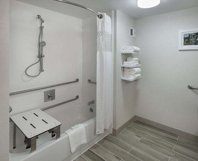 Bathroom 5, Hampton Inn Boston - Logan Airport, Boston