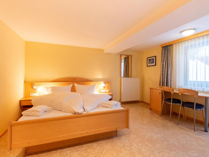 Bedroom 2, Welcoming Apartment in Langenfeld With Sauna, Imst