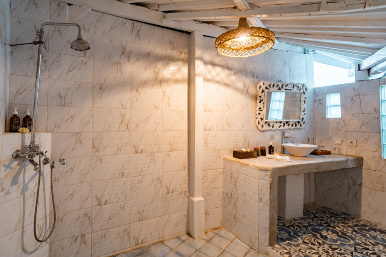 Bathroom 4, La Santa Rosa, Badung