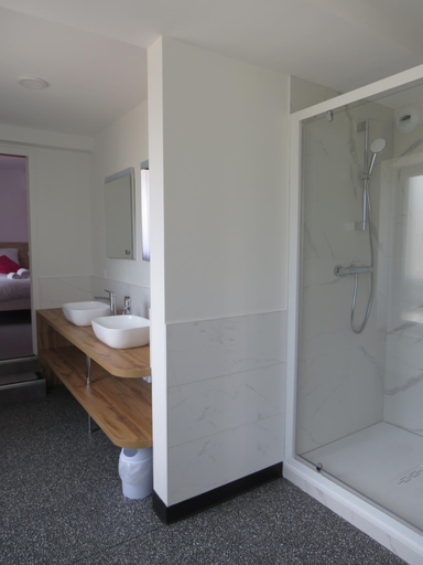 Bathroom 4, Les Jardins de Saulzet, Puy-de-Dôme