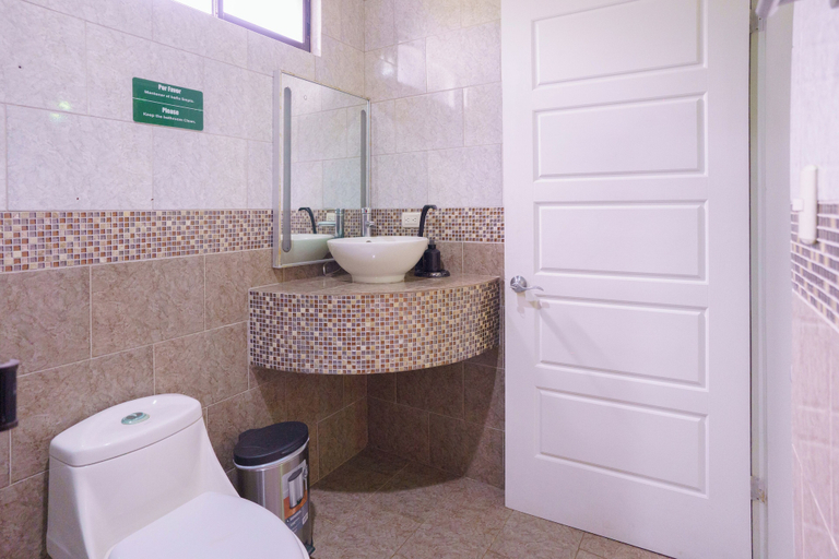 Bathroom 3, Root Wellness Arenal, San Ramón