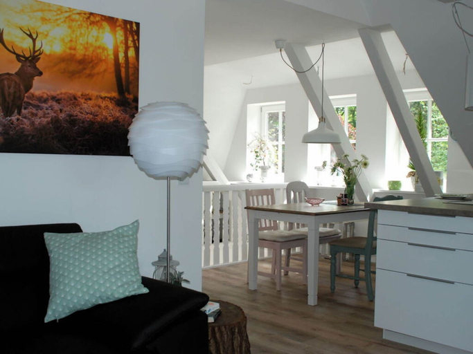 Others 5, Apartment at the Eichenpark, Harburg