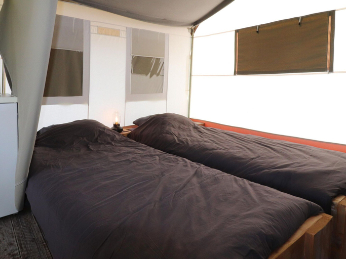 Room 4, Glamping in Friesland With Friends, Achtkarspelen