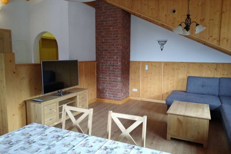 Room 4, Alpine Summer Holiday Apartment, Garmisch-Partenkirchen