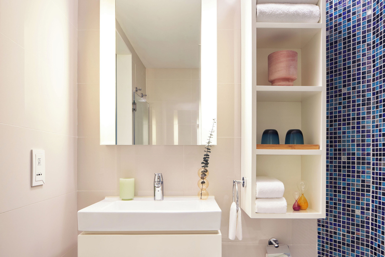 Bathroom 19