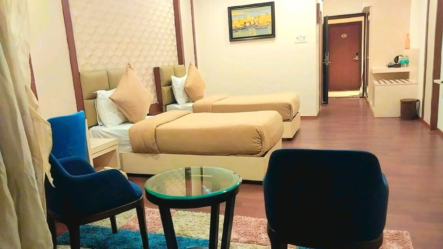 Others 5, Hotel Swamiraj, Mumbai Suburban