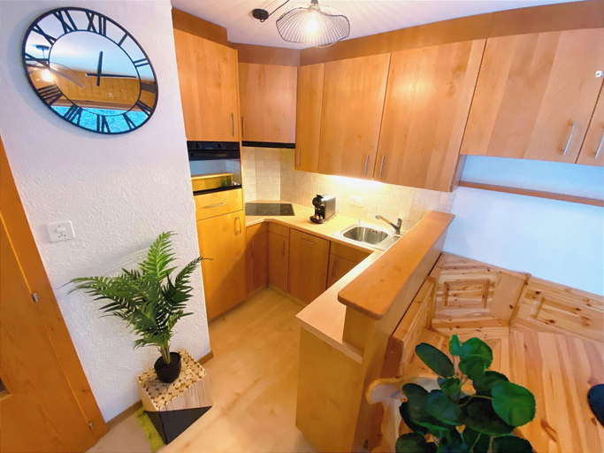 Others 5, Appartement central et parking gratuit, Conthey