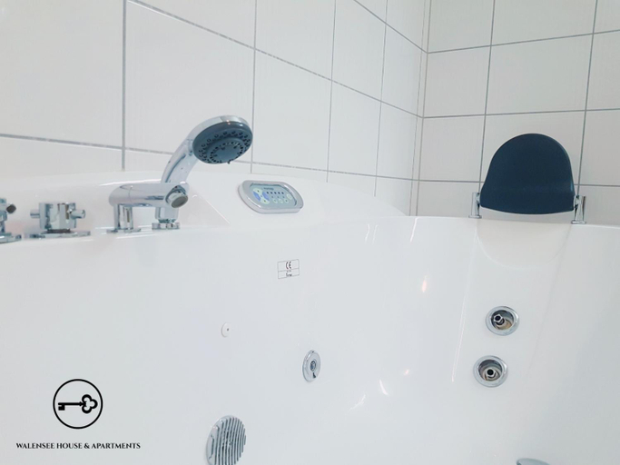 Bathroom 3, Walensee House & Apartments, Sarganserland