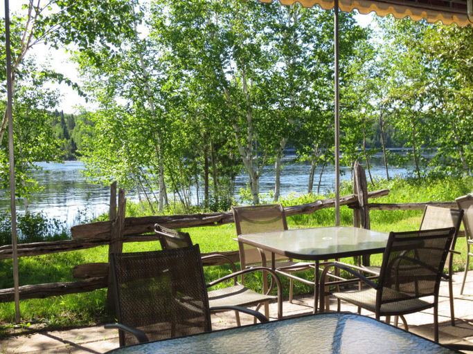 Others 3, Auberge Ile du Repos, Lac-Saint-Jean-Est