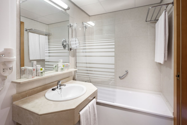 Bathroom 5, Hotel TRH Taoro Garden - Only Adults, Santa Cruz de Tenerife
