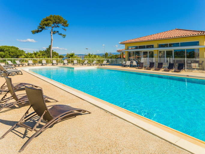 Pool 4, Apartment in Le Brusc Near Sandy Beach, Var
