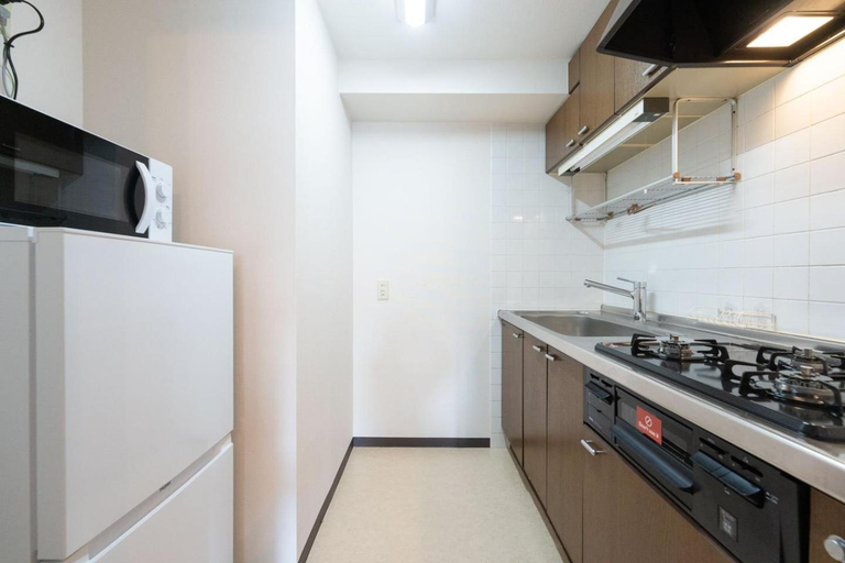 Others 5, Raiwa Mansion Minami Azabu, Minato