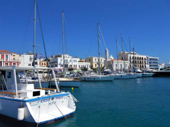 Others 5, Classic seaside apartment in Tinos, South Aegean