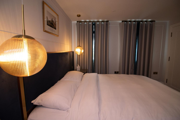 Bedroom 2, Three Falcons, London
