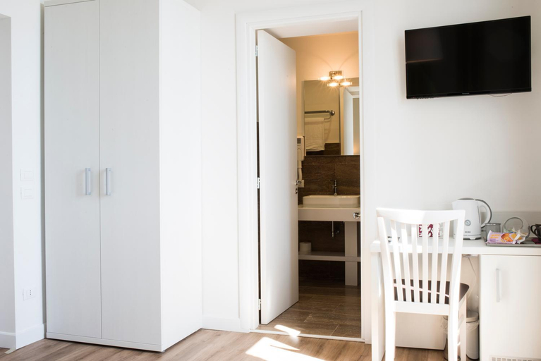 Bedroom 3, Suite Deal, Roma