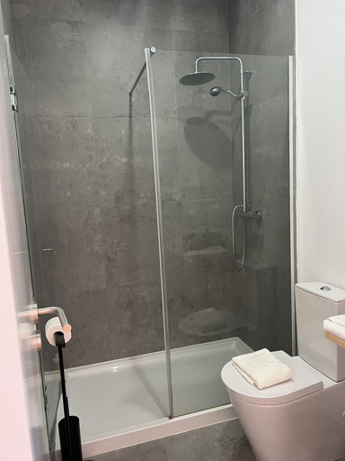 Bathroom 4, Castello Prime Suites, Lisbon