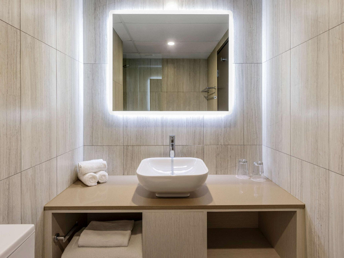 Bathroom 8