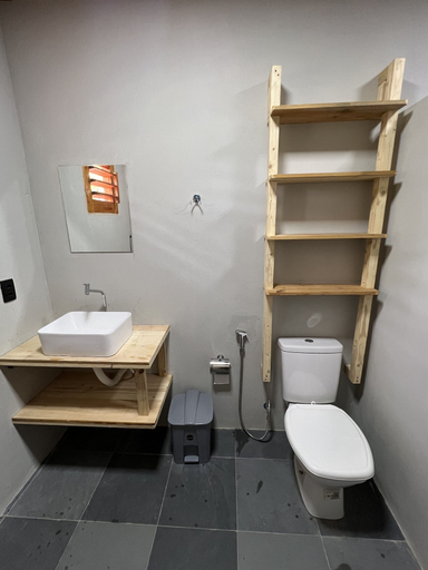 Bathroom 4, Windland, Amontada