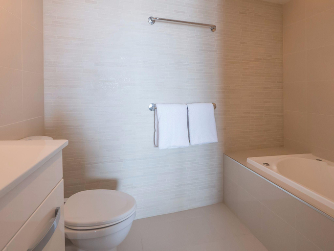 Bathroom 10