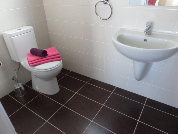 Bathroom 4, Modern villa, 4 bedrooms, private pool, close to Coral bay strip